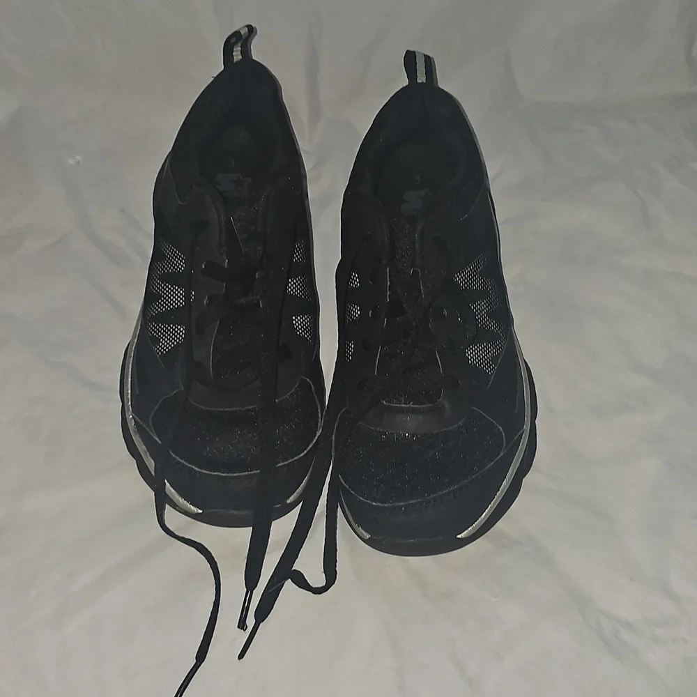 Starter Black Lace Up Sneakers Youth Size 3, Used